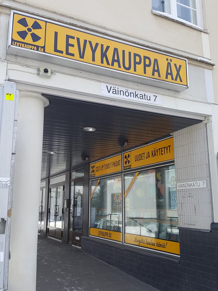 Levykauppax's tweet photo. Miten Äxällä menikään vuonna 2005 ja miten Jyväskylä liittyy kaikkeen tähän? Lue kohutarina joka lienee tietyiltä osin tottakin.
https://t.co/oMHqoEZImk https://t.co/AZX7edL6wM