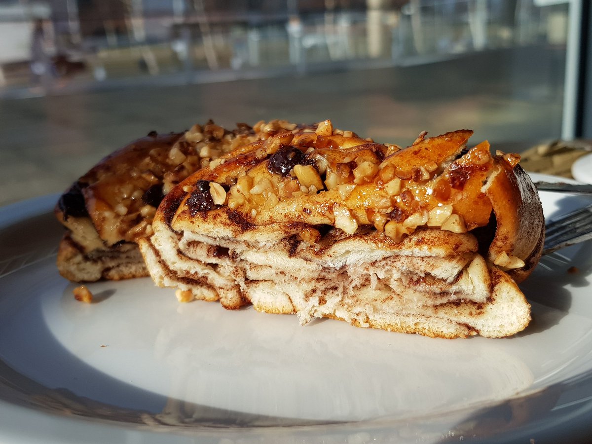 Stoly's tweet photo. The best part about the new project is Breakfast 😉 @StrArtMuseumAms @SPOTschiphol #streetart #Schiphol #officewalkwithatwist https://t.co/Po1VCFvk78