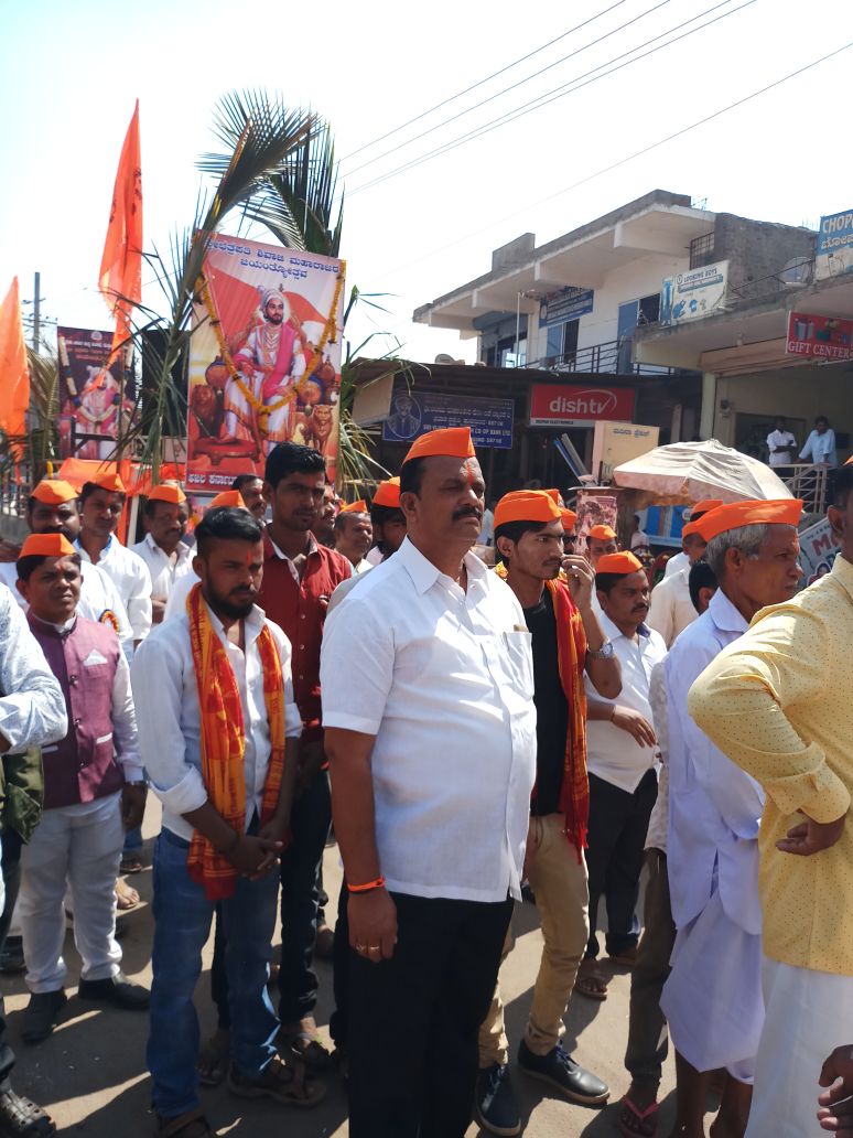 SachinP15856950's tweet photo. Respected, Shri @AmitShah ji BJP leader of Muddebihal sri @SDHiregoudar participating all costs program in this way he is faithful person to all castes so please give the #Muddebihal_Assembly_BJP_Ticket https://t.co/CcyHYltM4v