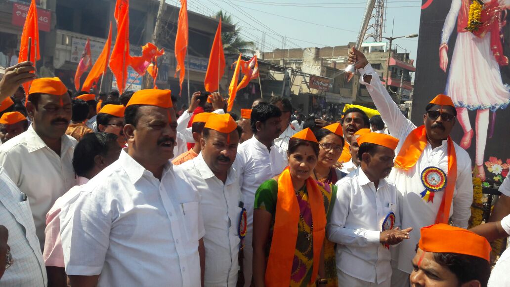 SachinP15856950's tweet photo. Respected, Shri @AmitShah ji BJP leader of Muddebihal sri @SDHiregoudar participating all costs program in this way he is faithful person to all castes so please give the #Muddebihal_Assembly_BJP_Ticket https://t.co/CcyHYltM4v