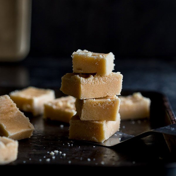 wandercooks's tweet photo. Heralding from the Scottish highlands, this sweet and decadent dessert is just perfect with a hot cup of tea. Treat yourself with a gluttonous morsel or two today! https://t.co/NXyVzniZYB https://t.co/oyHiLYtJF1
