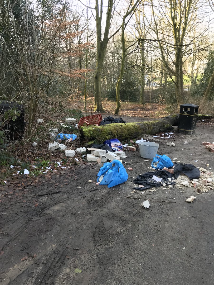 FGVWinfo's tweet image. 📣REWARD OFFERED📣

Last night (Thurs March 8th) a van/car load of domestic building waste was fly tipped at the junction of Gledhow Lane/Gled Valley Road. Did anyone see a van parked up? Do you recognise any of this building material? Pls let us know...