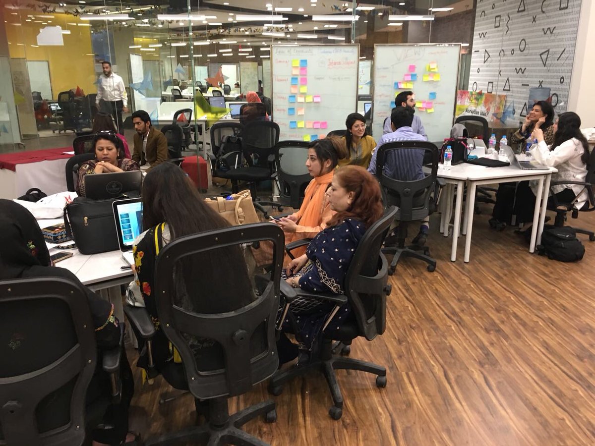 KarandaazPK's tweet photo. The ladies have gathered. 36 brilliant startups from across the nation will be pitching shortly for investment. #WhoRunTheWorld #ICF2 #WEC #AIDworks @DFID_UK @ukinpakistan #GenderInclusion #TimeIsNow https://t.co/iPlRmxQkqp