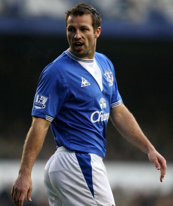 Happy 40th Birthday to former Everton defender Lucas Neill  