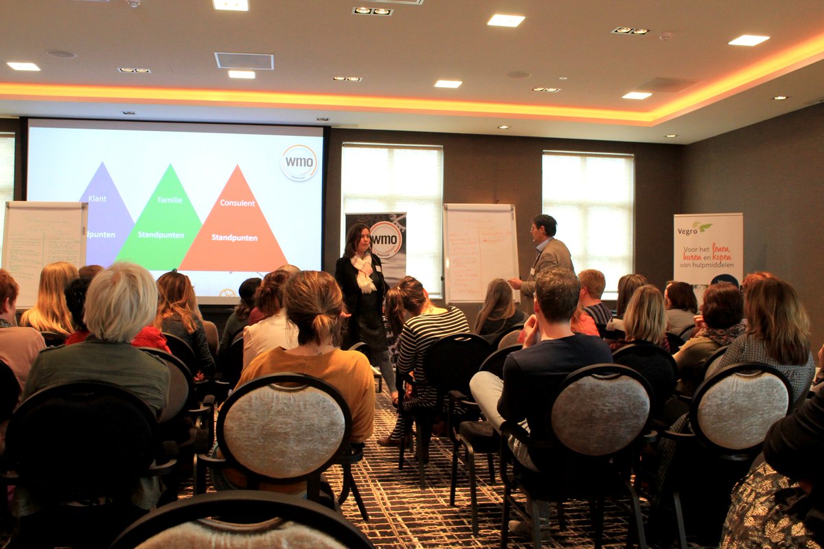 wmoconsulentnl's tweet photo. Gisteren vond de Nationale Bijscholingsdag voor Wmo consulenten plaats in Apeldoorn. Een zeer geslaagde dag waar veel kennis is opgedaan, ervaringen zijn uitgewisseld en volop werd gediscussieerd. Hartelijk dank voor uw komst. Ook willen wij onze samenwerkingspartners bedanken! https://t.co/QpZ25lYyud