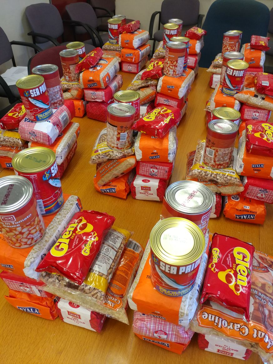 drjoelbgoodin's tweet photo. RT @AnonymousZA4: RT @GaynorKast: Some of the food parcels for #DUT staff whose salaries were docked.
Unity is strength...
#DUTStrike #DUTMatters #Education #Durban
@NalediPandor @CyrilRamaphosa @belbozz https://t.co/Xk03cAP6Xi