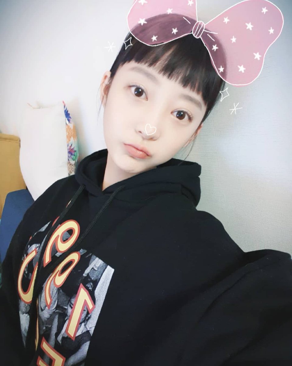 exidsnaps's tweet photo. [HYELIN INSTAGRAM] hyeliniseo: 엘리언니집 요즘 최애 되겠는데....? 새우보끔밥해주고 냉이된장국도있고 저 .... ... https://t.co/cFLaiiTuTh #kpopsnaps https://t.co/YMPY7QUSck