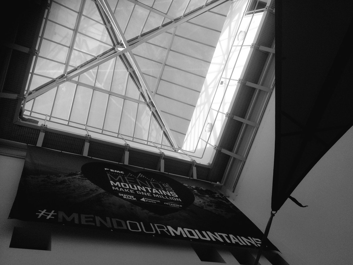 You can tell it's @ShefAdvFilmFest weekend we've got tents hung from the ceiling in @showroomcinema and a huge @Team_BMC #mendourmountains banner @HeasonEvents @theworkstation @theoutdoorcity