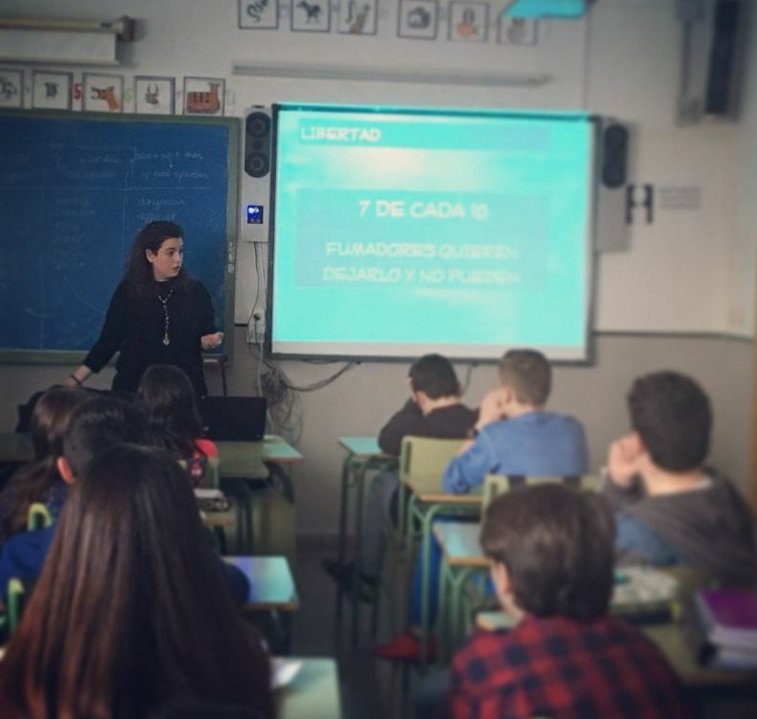 mdcg89's tweet photo. Gracias a una Educación Sanitaria en Estilos de Vida ayudamos a conseguir una adecuada promoción de la salud y una mejora en nuestra calidad de vida diaria y futura.
#EducacionSanitaria #ClaseSinHumo #StopTabaco #MedicinadeFamiliayComunitaria #Comunitaria #MFyC #SCAMFYC #PAPPs https://t.co/EUYBWJOtWm
