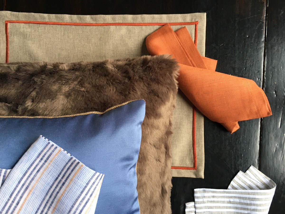 MarinaC_Milano's tweet photo. E' il momento della nostra VENDITA ANNUALE: Vi aspettiamo in showroom da GIOVEDI' 15 a SABATO 17 dalle 11 alle 18 - Via Moscova 6/8 - Milano [cuscini da €25 - tovagliette €20...] #annualsale #biancheriaperlacasa #tablecouture #bedcouture #madeinmilano https://t.co/g6ImOAwzzW