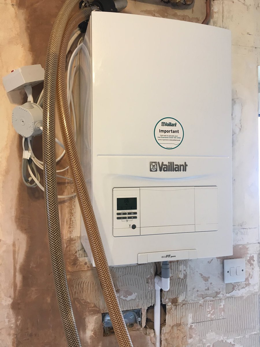 bsoleplumbing's tweet photo. #flushingFriday #TeamVaillant @vaillantuk #newBoiler #VaillantAdvanceToGo ๐๐ป๐ https://t.co/A6gripFsFI