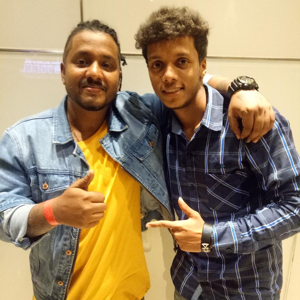DaanishGowda's tweet photo. Yeahh my bro#MANI#hes the one who gets into the nerves of every fucking hiphoppers and gets dem down untill dey r mad had an awesome eve @ KITTY SU https://t.co/TmU9X43T7p