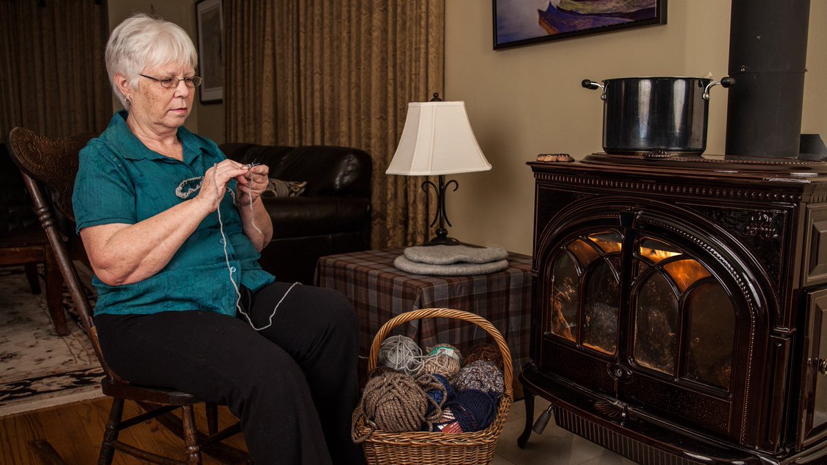 AbbyShot's tweet photo. Happy Birthday greetings to Lorraine!  🎉🎈🎁 For those of you who don't recognize her, she has been knitting our Scottish Bonnets. @OutlanderHQ @OutlanderHome @Heughligans @SoCalEdition @InverOutlanders @SSassenachs #akaMom #34again https://t.co/Sf9NbTd4kH
