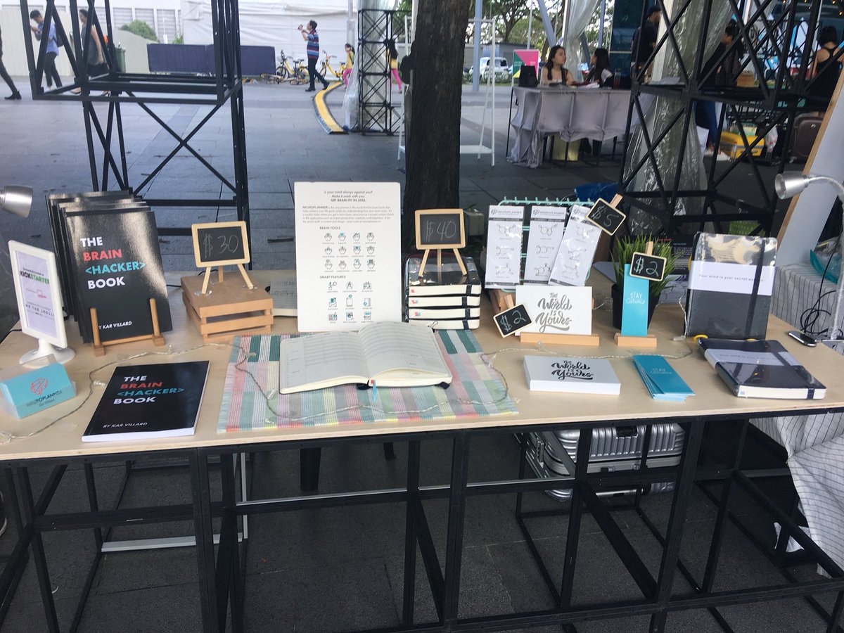 cleverlings's tweet image. We're live here in front of the #RedDotDesign museum for the #iLightMarinaBay celebration from 9-11 March 2018.