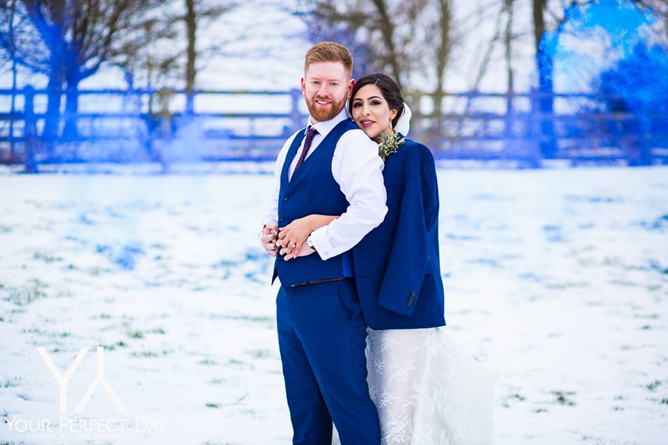 Reminising about the amazing Photos captured by the talented 
<a href="/YrPerfectDayUK/">Chris Denner</a>

What a gorgeous #snowday to celebrate Davina &amp; Sam's Wedding!

#weddings #snowday 
#winterwedding
#countrysideweddingvenue