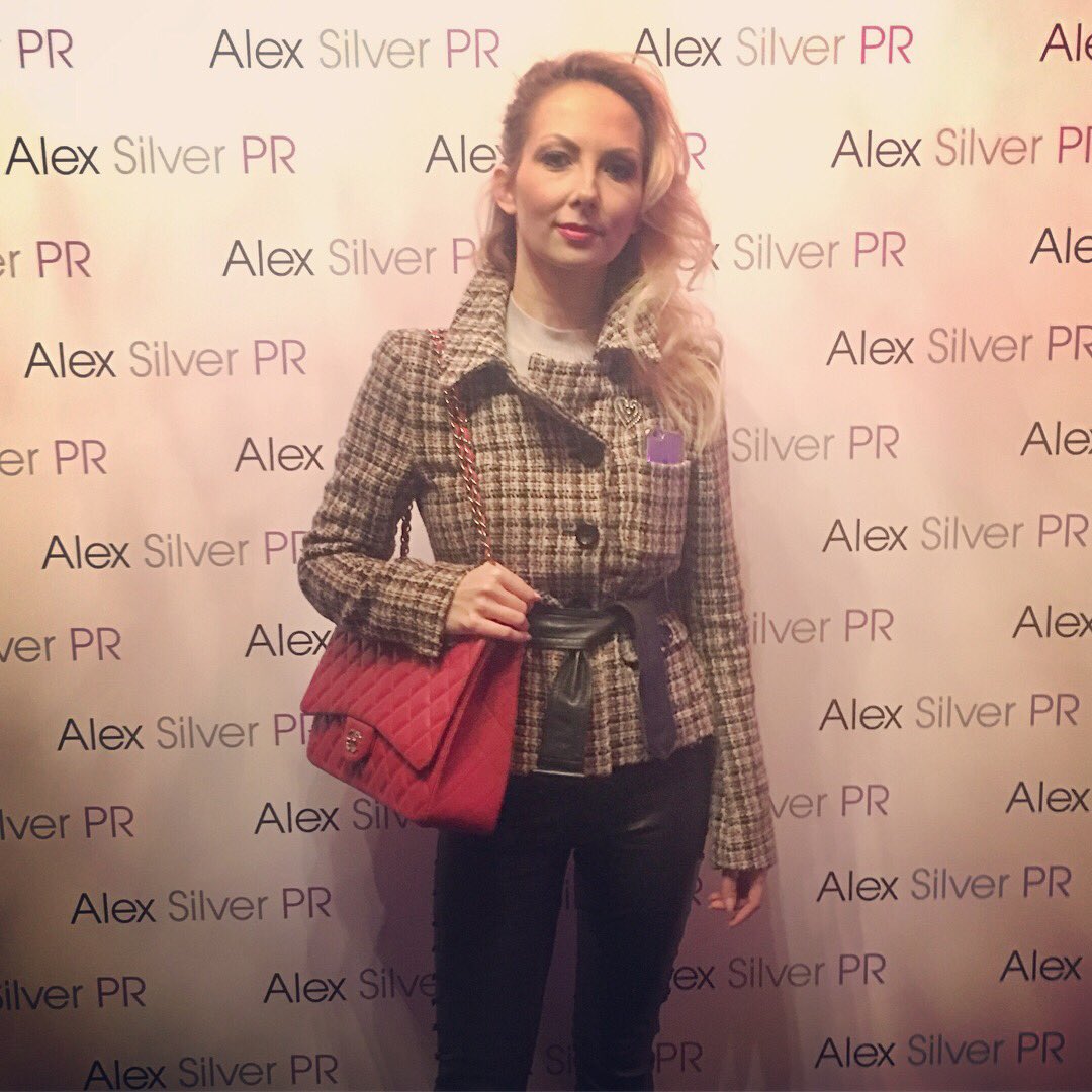 Nina_Taylor's tweet photo. Thanks to @alexsilverpr for a fab pamper evening @CafedeParisLDN on #internationalwomensday for a pre-Mother's Day treat with a range of amazing Beauty brands!! #spawithyourma 👯 https://t.co/IknEeitJ7k