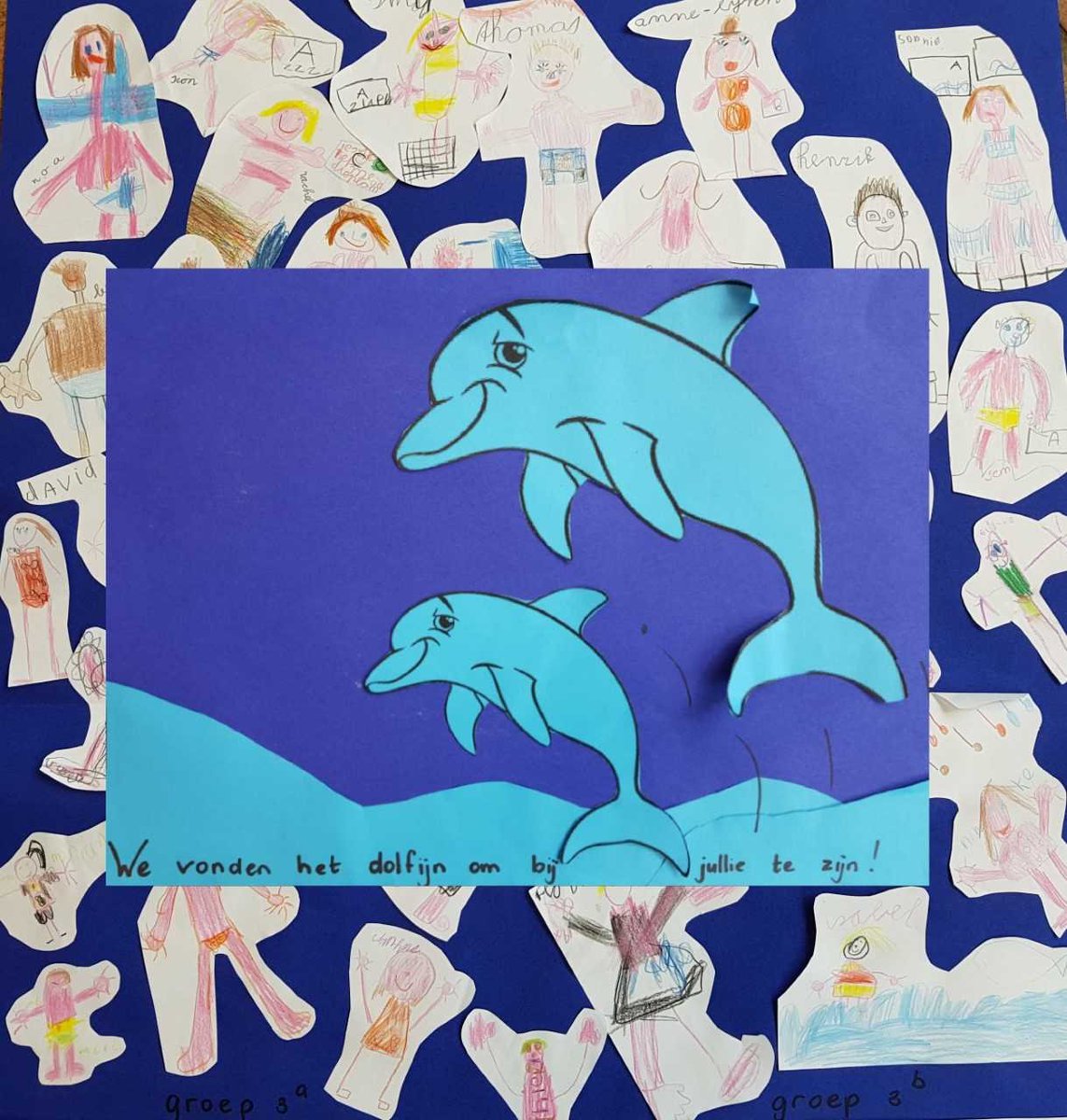 DeSchaeck's tweet photo. Onze lesgevers kregen een leuke verrassing van de leerlingen van groep 3 van de Eben Haëzer school als dank voor de leuke lessen :-) #Swim2Play #nattegymlessen #bedankt https://t.co/OgaQ0JQB2a