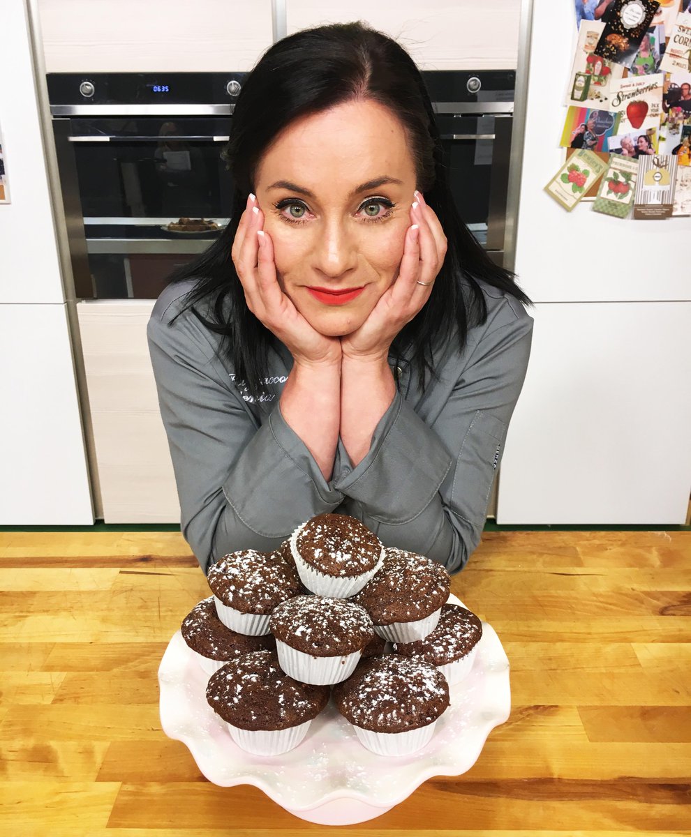 Visto che le #pere ben si prestano a essere abbinate al #cioccolato oggi <a href="/ileniabazzacco/">ilenia bazzacco</a> e <a href="/cristinadori/">cristina dori</a> useranno questi due #golosi ingredienti per creare dei fantastici #muffin 😋, non perdete la puntata delle 12.30 su 7Gold!