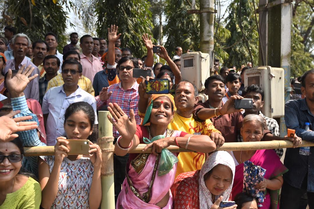 narendramodi's tweet photo. Tripura is celebrating Diwali today! The swearing-in ceremony of @BjpBiplab and ministers marks the start of a new era of progress and prosperity. Glad to have joined the ceremony in Agartala today. My best wishes to the team. https://t.co/EIWFx91Xes