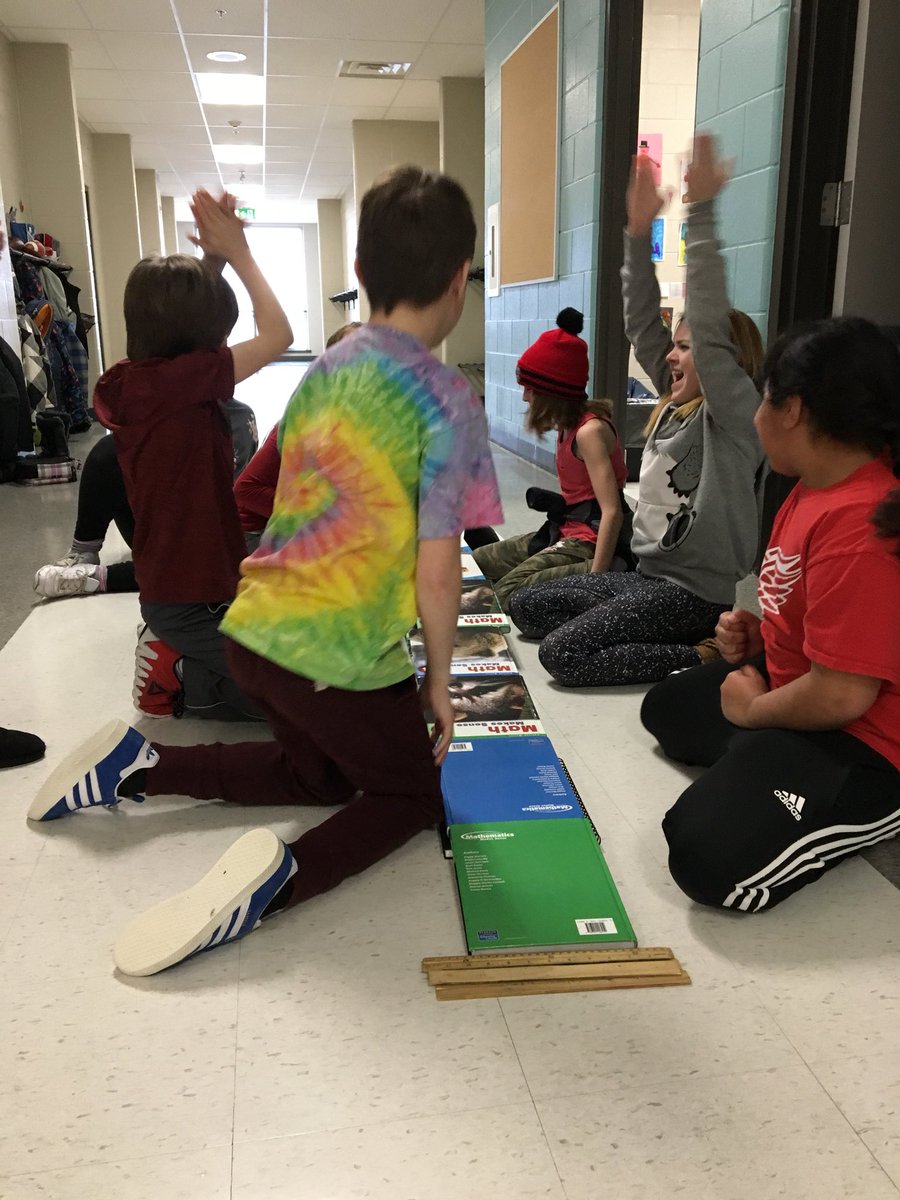 jhutchspeth's tweet image. The challenge - can you get Sphero on top of this bucket? #criticalthinking #realproblem #collaborationspaces #engaged #MakeON @rockwoodheart