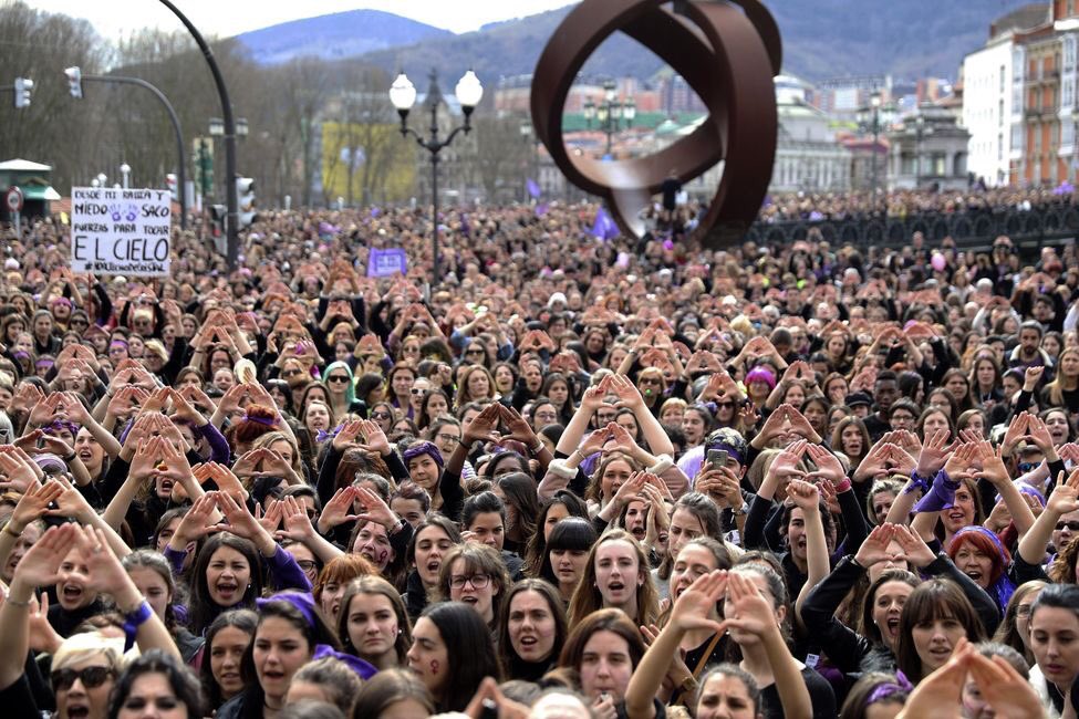 "La Primavera Feminista” inundó ayer  las principales ciudades de España ...Mas de 6 millones de personas claman por la igualdad #manifestacion8M #DiaInternacionalDeLaMujer  #8MCCOO #8deMarzoHuelgaFeminista #VivasLibresUnidas