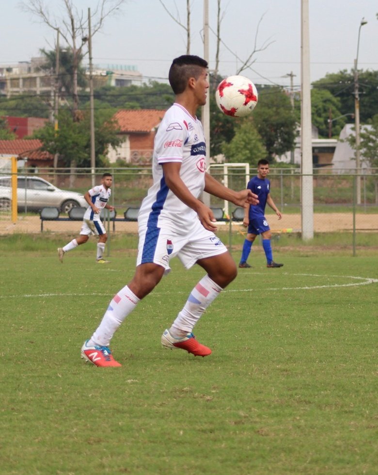 CanteradelTrico's tweet photo. #CanteraTricolor 🔴⚪🔵
📷 Postales ante el equipo #Solense
#VamosNacional #LaAcademia 💪🏻 https://t.co/9PSsqksx5E