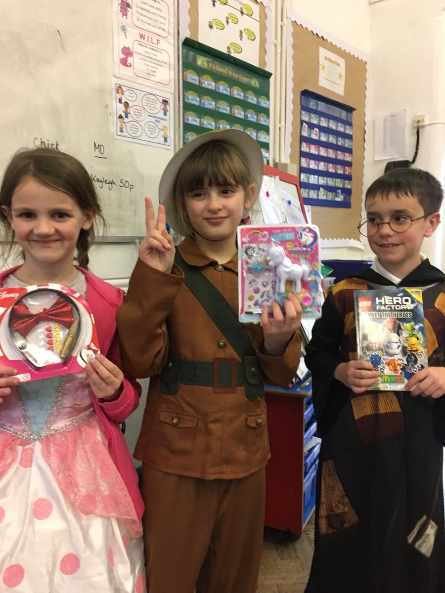 BadenPowellPSY3's tweet photo. Children voted for best costume and work https://t.co/a7CrjlbWp3