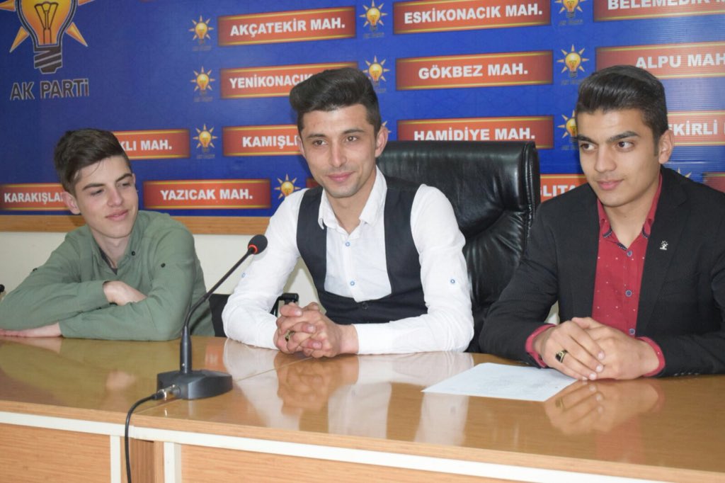 APozanti's tweet photo. Ak Parti Pozantı Yeni Seçmen Başkanlığı Haftalık Olağan Yönetim Kurulu Toplantımızı Gerçekleştirdik @MahmuttAktss @APozanti  @yusuf_arisoy @selcukkcoskun @TrkogluMustafa https://t.co/5WF1xuA58H