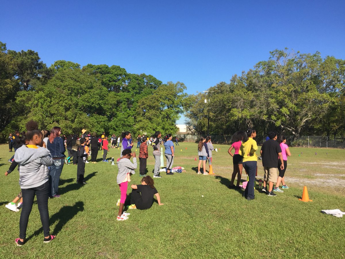 LibraryTera's tweet image. Awesome Field Day at Lamb Elementary! @HCPSLambES @lambsartchick