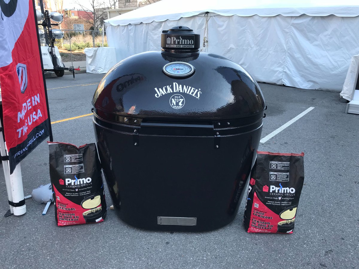 officialprimo's tweet photo. If you're at @HPBExpo 2018 Nashville, stop by and take a photo with "Jackzilla". It's right next to the @JackDaniels_US booth. 📸 https://t.co/ZDX4pdV62t