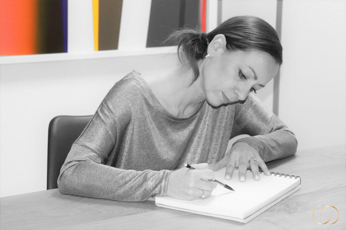 moon_monaco's tweet photo. At the beginning there is an #idea… It comes to life through #handdrawing, a sketch from our #inhousedesigner
When imagination turns into a piece of #finejewellery
https://t.co/sonm2f2cE7 https://t.co/p9GLBb9azf