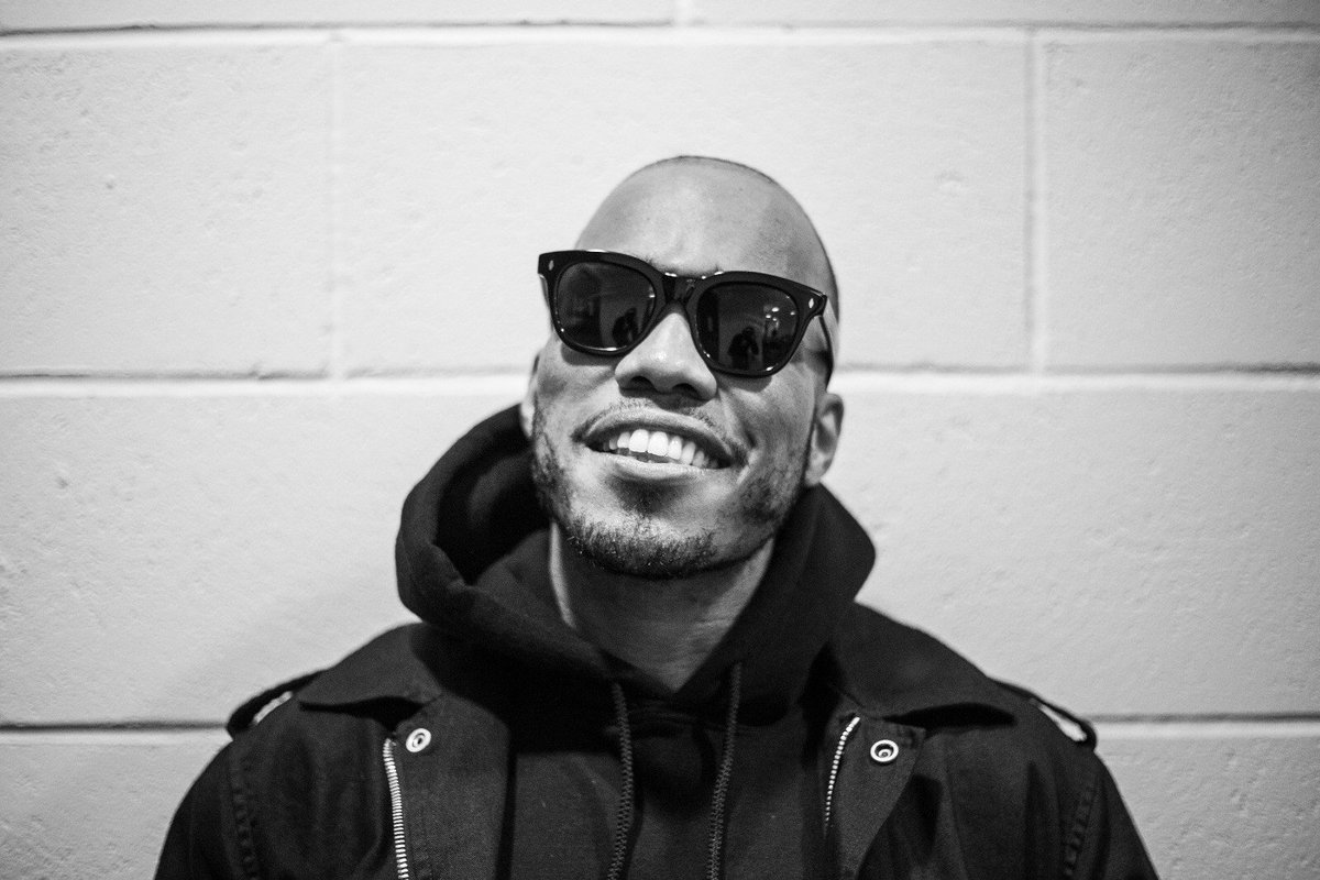LoveboxFestival's tweet photo. Missed out on the @AndersonPaak London show on Tuesday 13th March? We've got a pair of tickets to give away, plus a pair of Friday VIP tickets to #Lovebox18.           

To be in with a chance of winning both, simply RT ❤️️ https://t.co/z5vmYhfutv