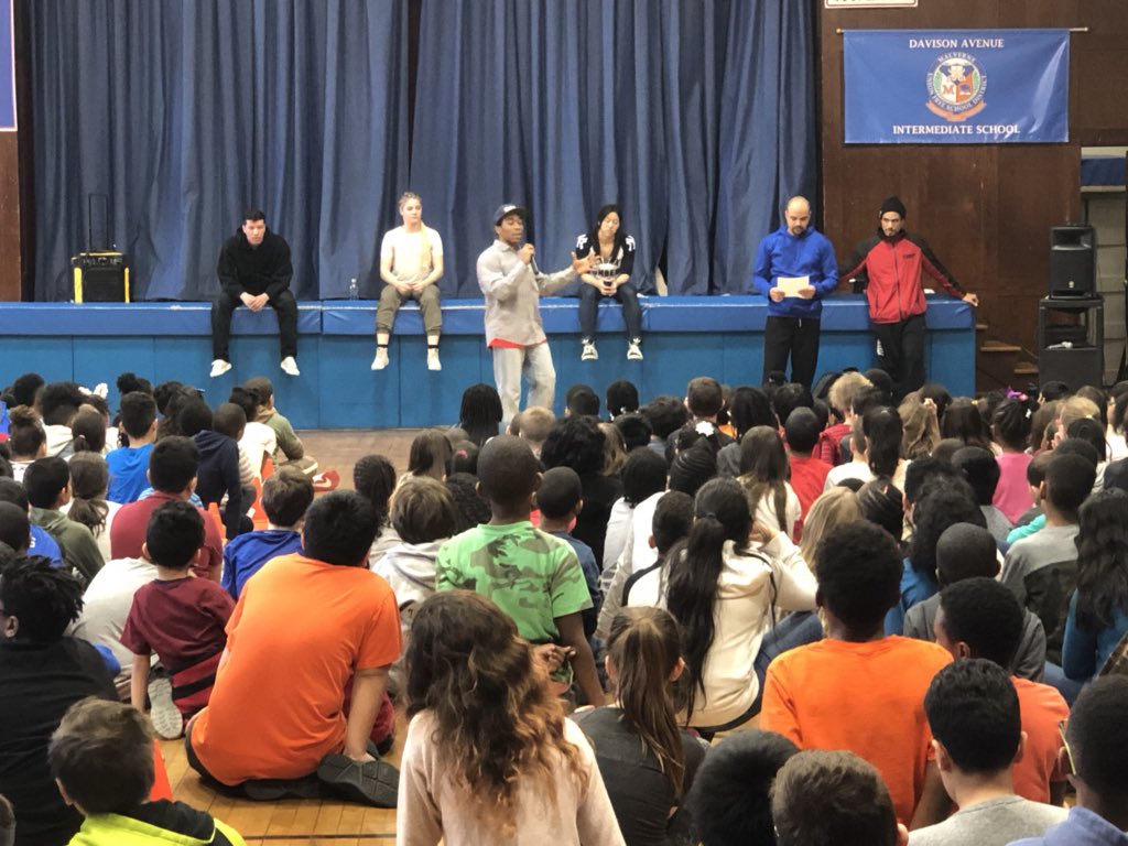 DAVintermediate's tweet photo. “Your light will outshine the bully” @kidglyde #gomules #dynamicrockers 🎶 💥 https://t.co/8vrPP1AP3x