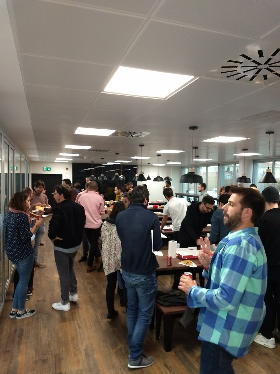 We are inaugurating our renovated offices with a good ol' friday party! Come join the next one : cabify.com/jobs