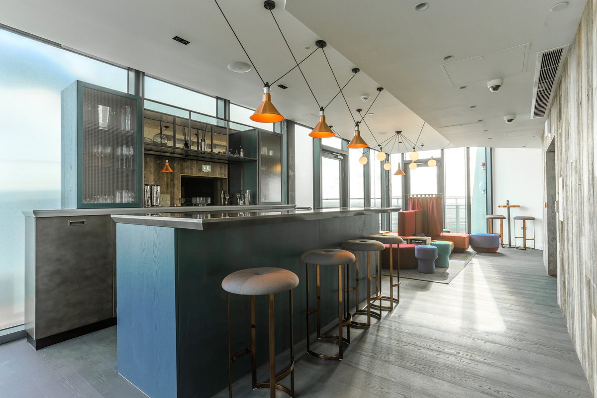 UncleLiving tweet media