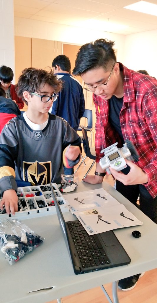 MsNYarra's tweet image. Happening right now: #CodingAndRoboticsClub workshop with @LEGO_Group #legomindstormEv3s @sRicher48 @spiacentecimini