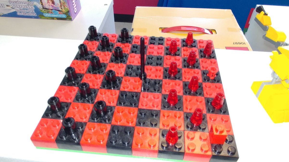 LCASTEMNation's tweet photo. Lego Mania https://t.co/qfAvtDodCq