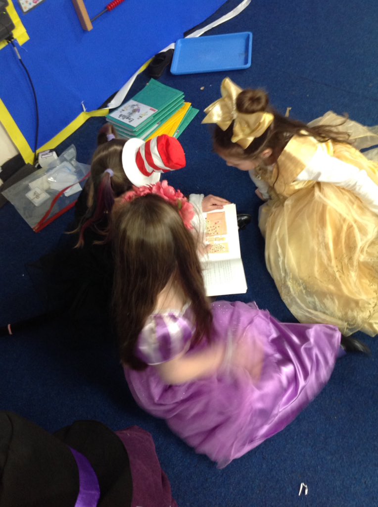 yfpsyr1's tweet photo. We really enjoyed our belated World Book Day. Everyone looked amazing! We wrote our own comics, shared our favourite stories with our friends and made a story cube to help us retell them. https://t.co/xasXaqhWO3