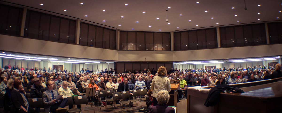 HumansWestLake's tweet photo. EPA Public Comment Meeting 
March 6, 2018
1000+ came to demand and/or support the best possible cleanup for this community, offsite storage, &amp; relocation of those living within a one mile radius around the landfill.

Full album here: https://t.co/Pjl5EEC4nU https://t.co/v5XE5vEiTW