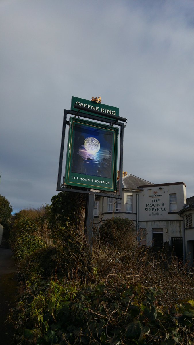 Love this #pubsign on the seafront at #Clevedon. The pub's getting a mention in my next novel, 'Murder by the Book', out next month. Viewbook.at/MurderByTheBook #themoonandsixpence