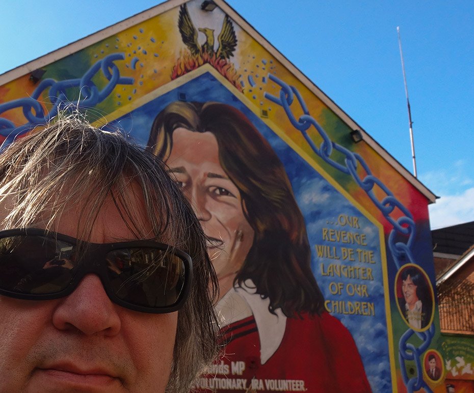 nerosunero's tweet image. Yesterday in Belfast 
in front one of the murals of great inspiring freedom fighter
Bobby Sands  (9 March 1954 – 5 May 1981) 
#9march #blefast #BobbySands