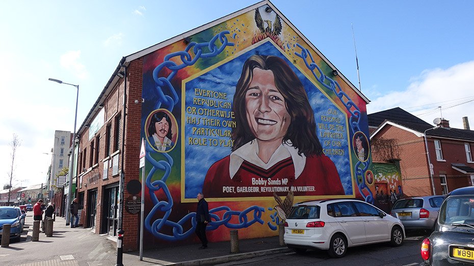 nerosunero's tweet image. Yesterday in Belfast 
in front one of the murals of great inspiring freedom fighter
Bobby Sands  (9 March 1954 – 5 May 1981) 
#9march #blefast #BobbySands