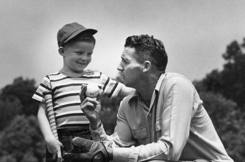 MGThompsonPHD's tweet photo. "Ask yourself, 'What does it mean to be a good #man?'" Raise your #son to be a good man, not a ‘real’ man: https://t.co/wwvg164rdb #children #parenting https://t.co/Wj4rpDLzuG