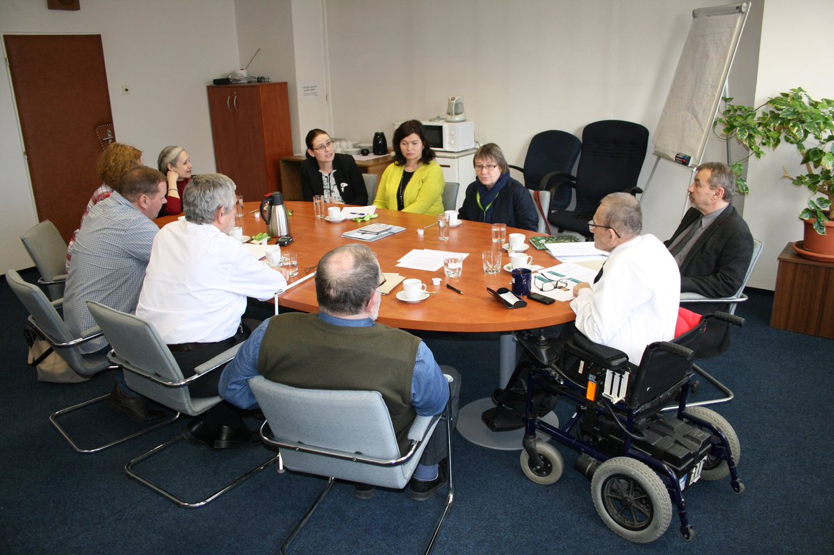 Dnes se uskutečnilo jednání předsednictva NRZP ČR s veřejnou ochránkyní práv a to v souvislosti s přípravou Poradního orgánu ombudsmanky při monitorování plnění Úmluvy OSN o právech osob se zdravotním postižením. S Úřadem ochránkyně jsme se dohodli na úzké spolupráci.