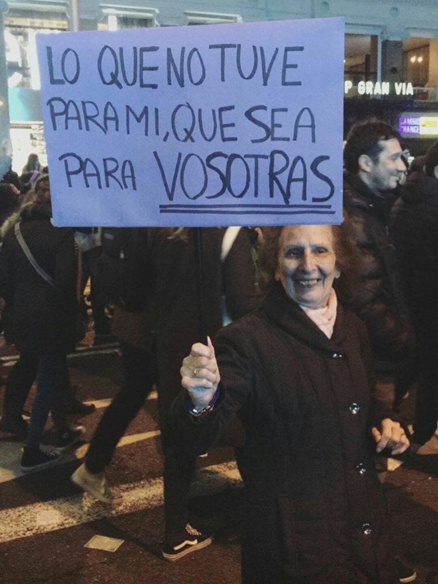 pombita's tweet photo. "Lo que no tuve para mí, que sea para vosotras" 💜😢

Visto en @ElHuffPost https://t.co/b9JWnrYOz4