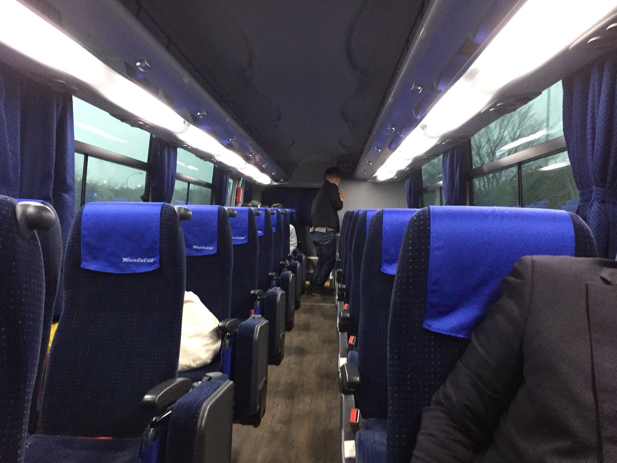 オスペンギン でれすけ 関東鉄道バスの 水戸 石岡 東京ディズニーリゾート線 が始まりました 本日我々は Prで乗車させてもらってます 車内は 無料wi Fiもあるので安心 さらに コンセントもあるので安心 もちろん トイレもあるので安心