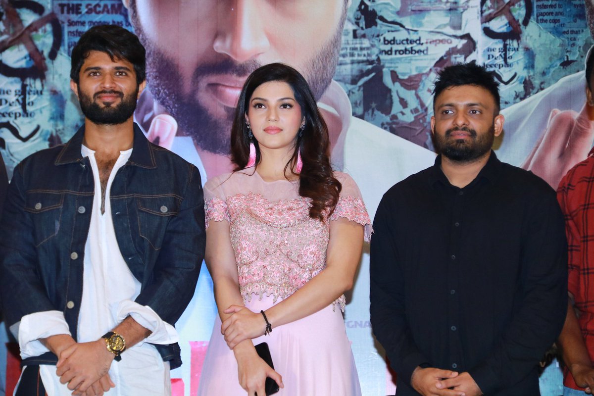 cinemaparvaicom's tweet photo. #NOTAPressMeet stills
See more here : https://t.co/mcBVXZTg8P
#NOTA #NOTAFirstLook #VijayDevarakonda @beemji @StudioGreen2 @kegvraja @anandshank @TheDeverakonda @Mehreenpirzada @SamCSmusic @madhankarky @dop_santha @shravyavarma @drkkiran1 @santhoshpj21 @proyuvraaj https://t.co/5kwIy9owCL
