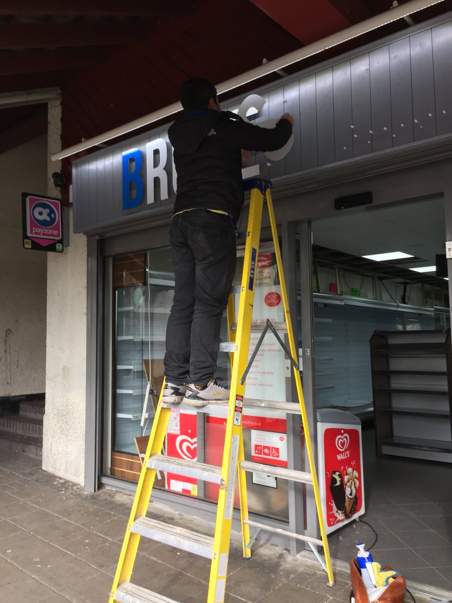 Signature187's tweet photo. #signlanguage 
#signage 
#WoodenSign
#signs 
#decals 
#windowgraphics 
By 
#signaturesolution https://t.co/ZKa4uSLOSc
