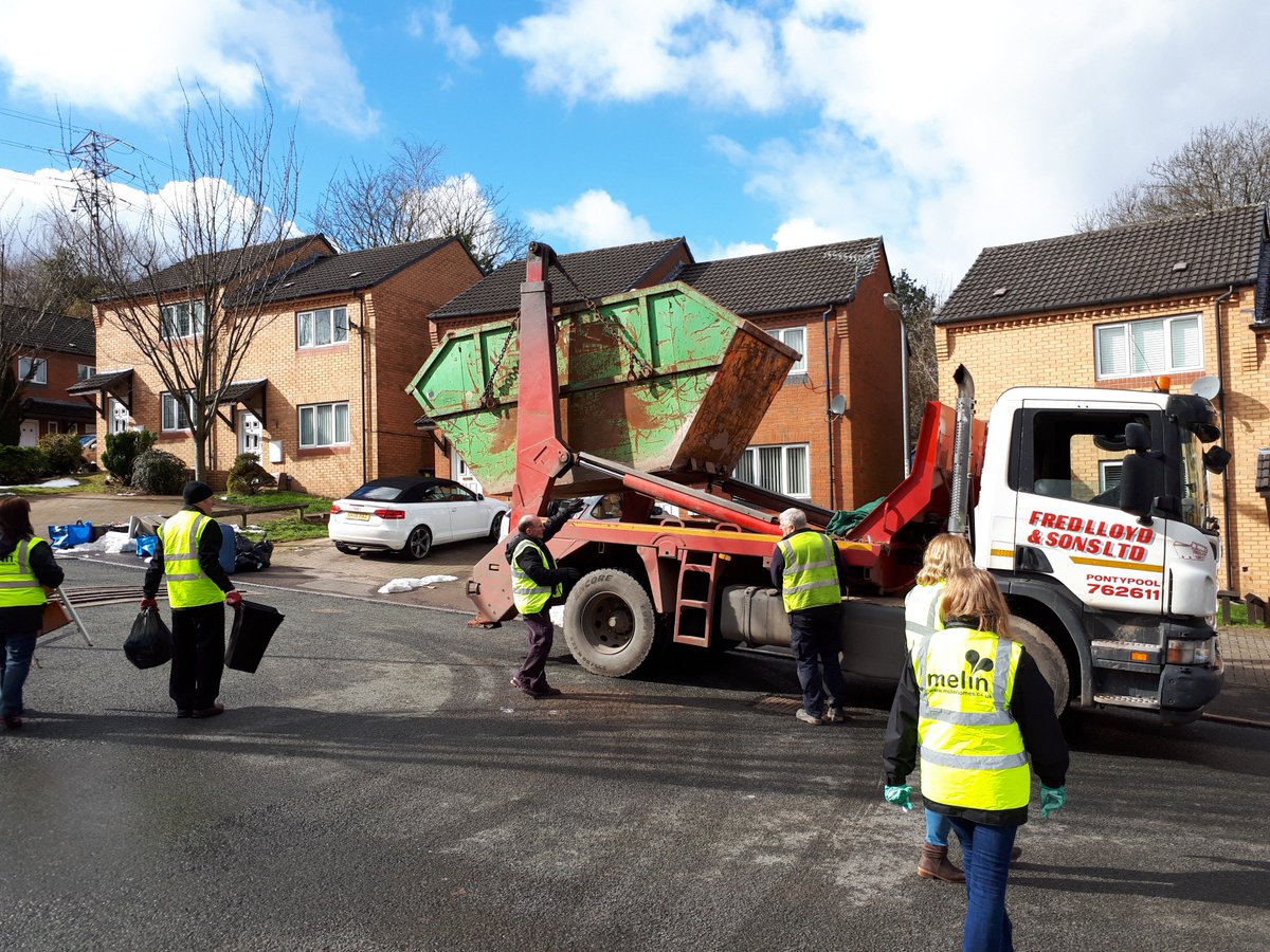 Our Communities Team working with Residents on Litter Picks and Community Clean ups in Torfaen. Get in touch if you like to join us on future events #GetInvolved <a href="/MelinHomes/">MelinHomes</a>