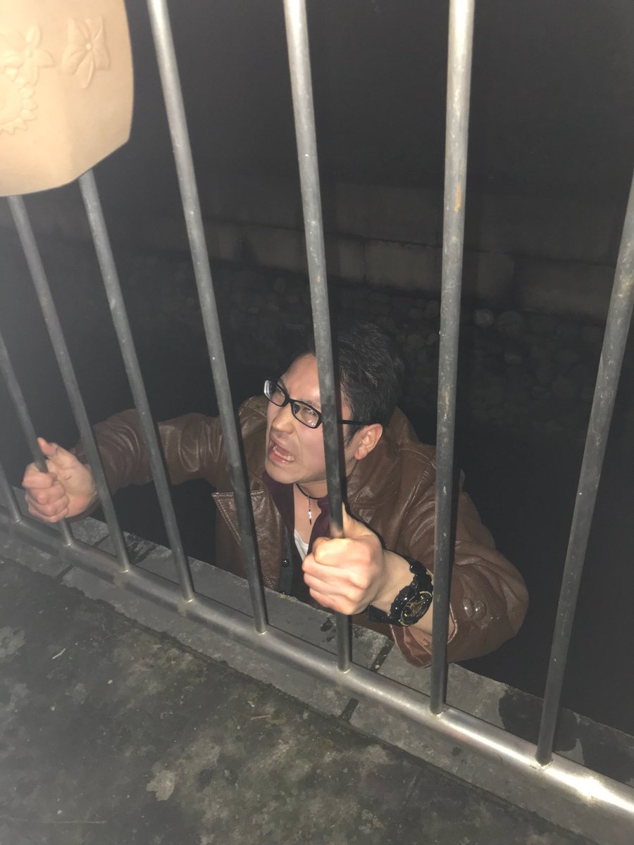 kamikazetaishou's tweet photo. ねぇくらもち酔って川におちたんだけどwwwwwwwwwwww https://t.co/LxlWMnEFDg